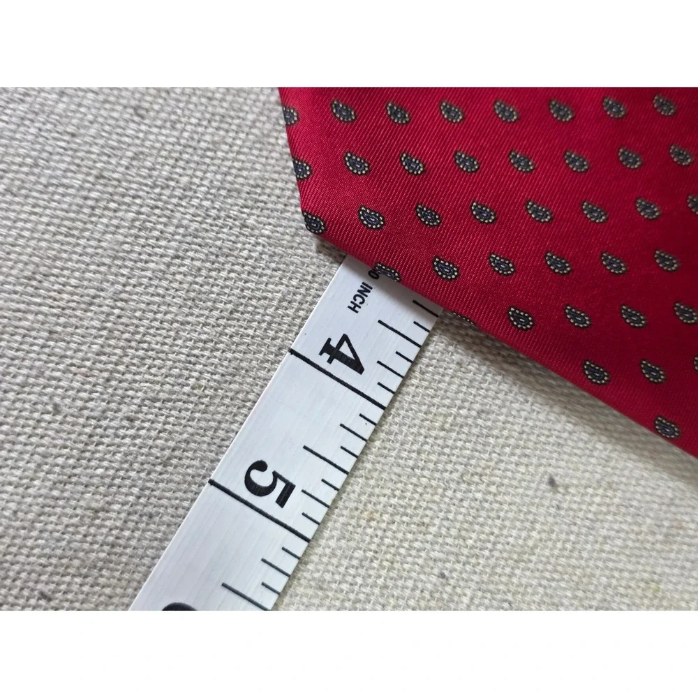 Briar Mens Silk Tie Red Micro Paisley Hand Fashioned M.M. Ullman Co Natchez MS
